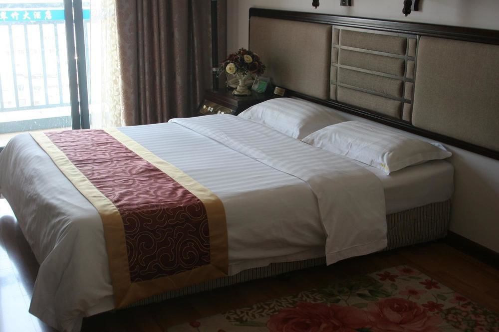 Green Bamboo Hotel Kujlin Kültér fotó
